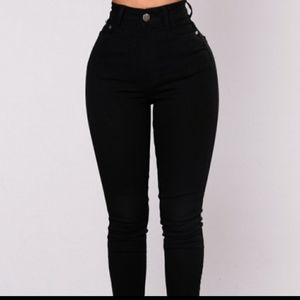 Black Fashion Nova Jeans size 1